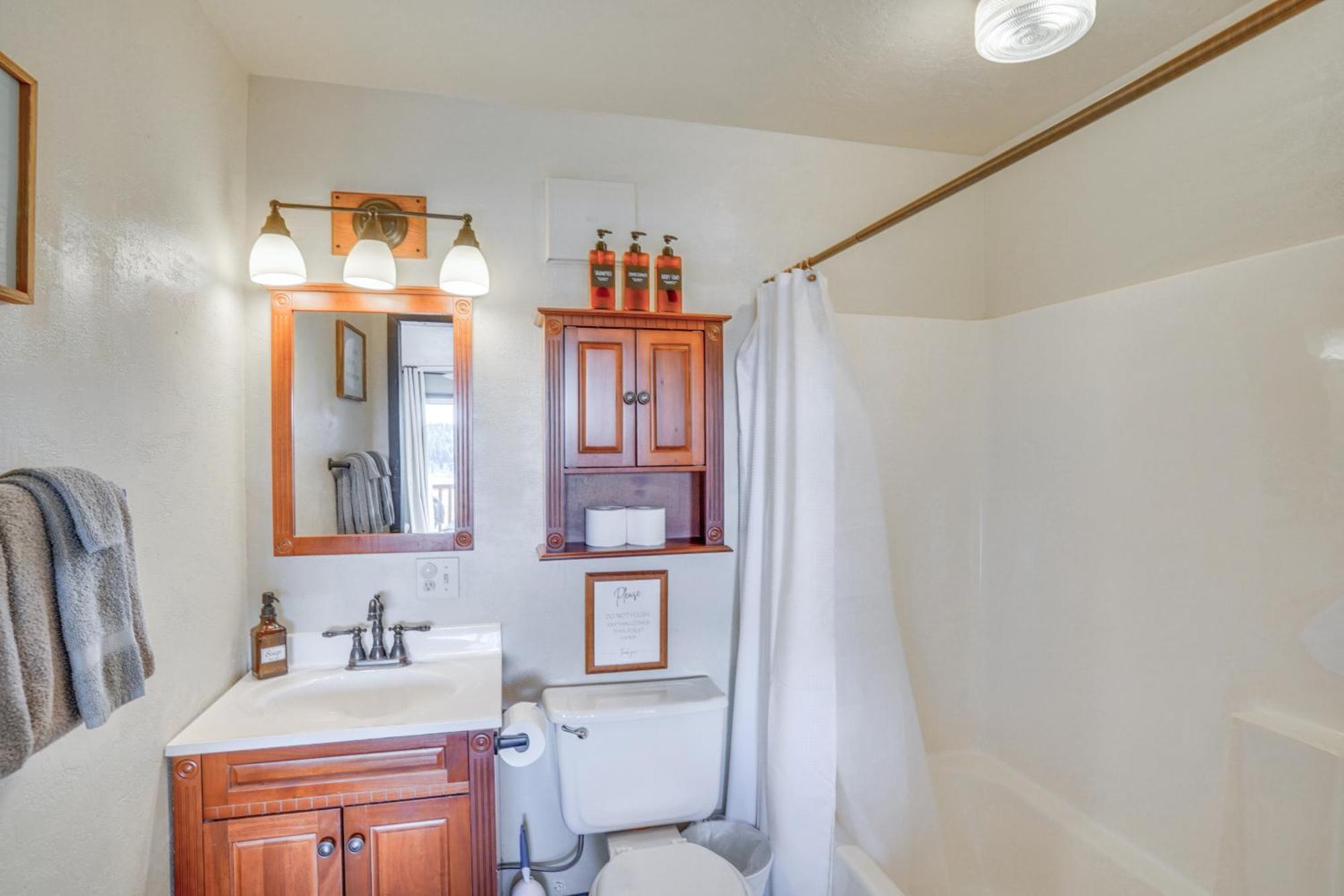 Pet-Friendly Duck Creek Village Retreat With Deck! Kültér fotó